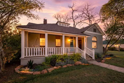 1202 Pecan St, Bastrop, TX 78602