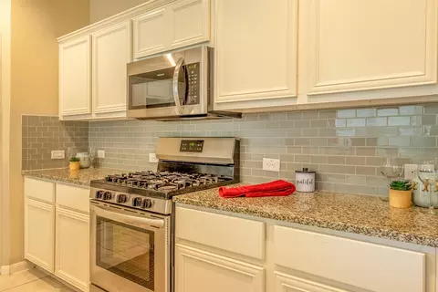 Kitchen - 7225 Ranchito Dr, Austin, TX 78744 photo 5 of 7