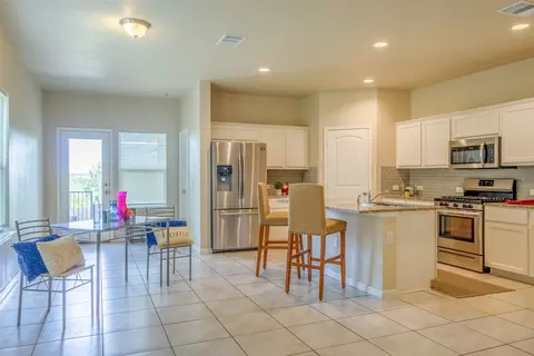 Kitchen - 7225 Ranchito Dr, Austin, TX 78744 photo 2 of 7