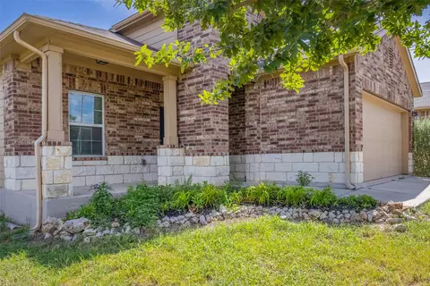 Exterior - 7225 Ranchito Dr, Austin, TX 78744 photo 3 of 11