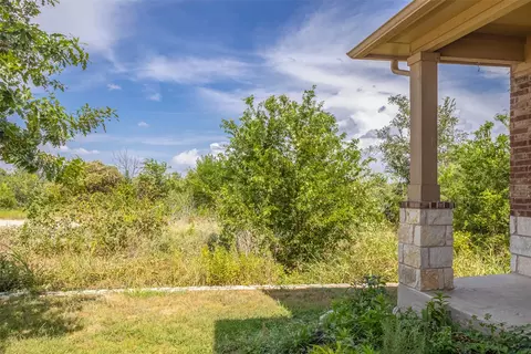 Exterior - 7225 Ranchito Dr, Austin, TX 78744 photo 6 of 11