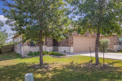 Exterior - 7225 Ranchito Dr, Austin, TX 78744 photo 2 of 11