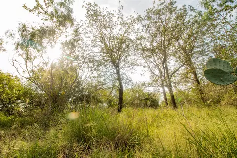 6562 Cross Rd, Seguin, TX 78155