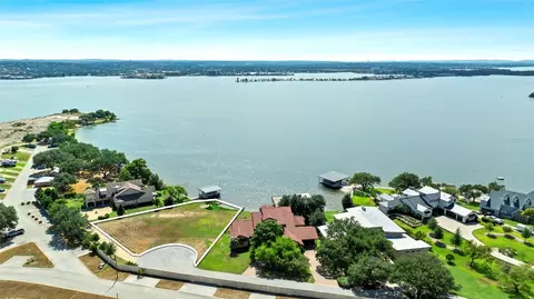 207 Wilderness Dr E, Marble Falls, TX 78654