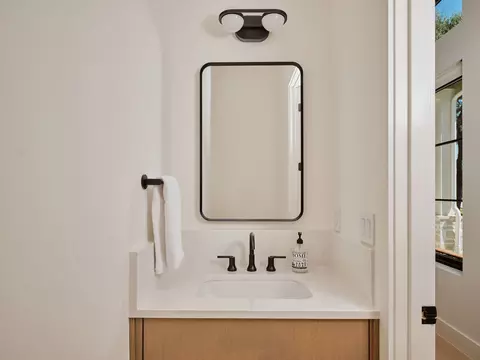 Bath - 117 Stone Bluff Dr, Georgetown, TX 78633 photo 4 of 7