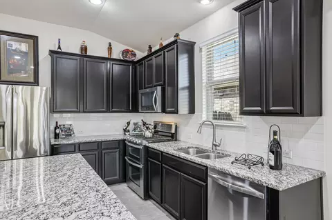 Kitchen - 116 Mauldin St, Georgetown, TX 78628 photo 2 of 2