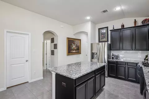 Entry Way - 116 Mauldin St, Georgetown, TX 78628 photo 1 of 3