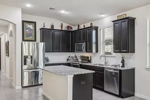 Kitchen - 116 Mauldin St, Georgetown, TX 78628 photo 1 of 2