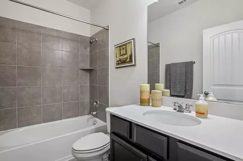 Bath - 116 Mauldin St, Georgetown, TX 78628 photo 2 of 2