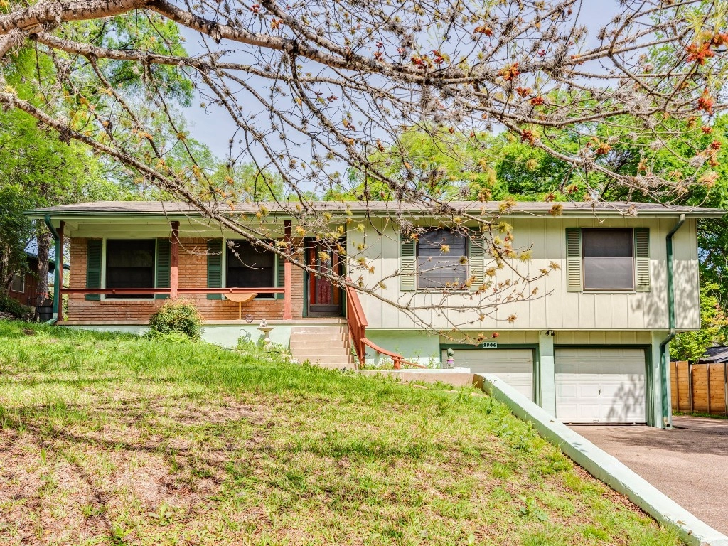 2906 Oakhaven Dr  