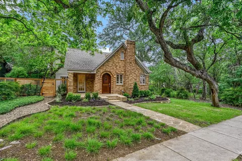 1704 Travis Heights Blvd, Austin, TX 78704
