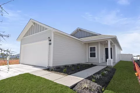 108 Summer Dr, Elgin, TX 78621