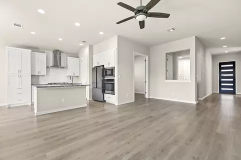 825 Whitetail Dr, Round Rock, TX 78681