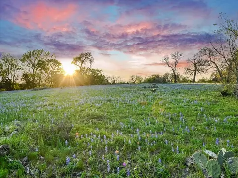 250 Reids Bnd, Bastrop, TX 78602