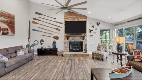 450 Pecan Creek Dr, Horseshoe Bay, TX 78657