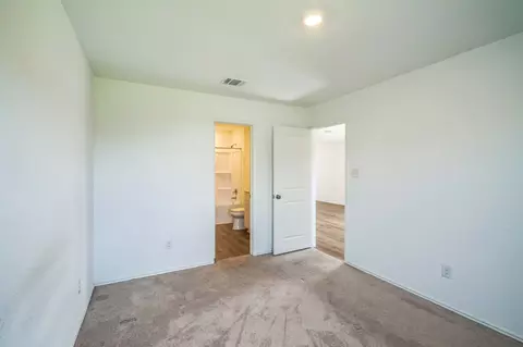 Bedroom - 505 Sergeant Murphy Rd, Jarrell, TX 76537 photo 2 of 5