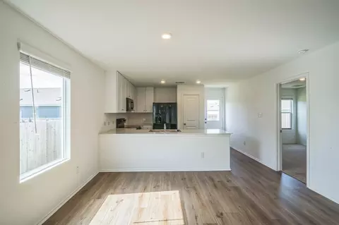 Living - 505 Sergeant Murphy Rd, Jarrell, TX 76537 photo 1 of 3