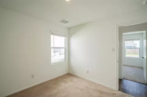 Bedroom - 505 Sergeant Murphy Rd, Jarrell, TX 76537 photo 4 of 5