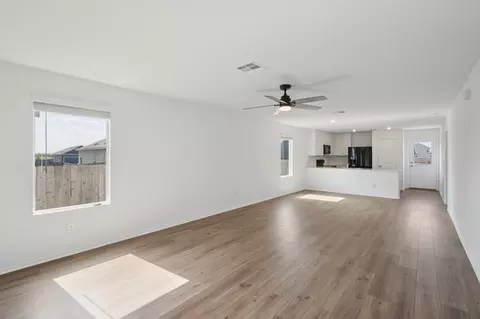 Living - 505 Sergeant Murphy Rd, Jarrell, TX 76537 photo 2 of 3