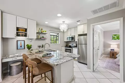 2412 Enfield Rd #8, Austin, TX 78703