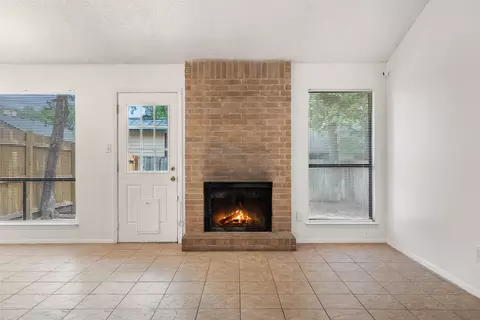 11435 Ptarmigan Dr, Austin, TX 78758