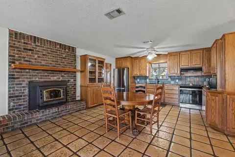 Kitchen - 501 Bumpy Ridge Dr, Burnet, TX 78611 photo 3 of 3