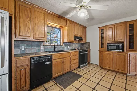 Kitchen - 501 Bumpy Ridge Dr, Burnet, TX 78611 photo 1 of 3