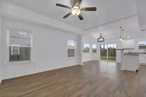 Living - 1008 E Fannin St, Luling, TX 78648 photo 2 of 3