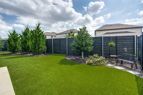 Exterior - 409 Gridiron Cv, Leander, TX 78641 photo 5 of 8