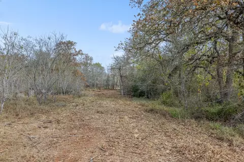 840 Bugtussle Ln, Luling, TX 78648 photo 7