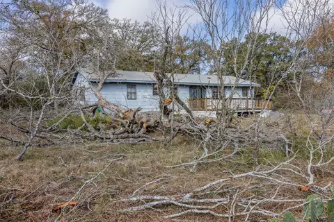 840 Bugtussle Ln, Luling, TX 78648 photo 2