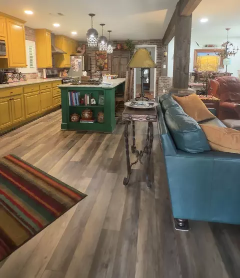 105 S Cedar St, Buda, TX 78610