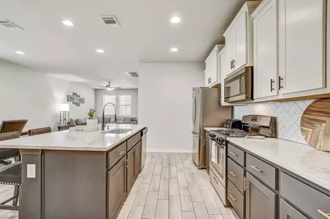 Kitchen - 495 Eves Necklace Dr, Buda, TX 78610 photo 3 of 5