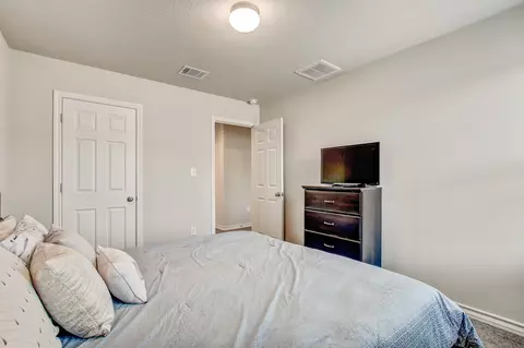Bedroom - 495 Eves Necklace Dr, Buda, TX 78610 photo 5 of 7