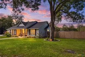 922 N Avenue F, Shiner, TX 77984