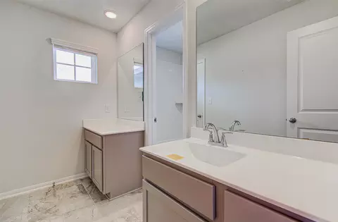 Bath - 774 Cherrystone Loop, Buda, TX 78610 photo 4 of 6