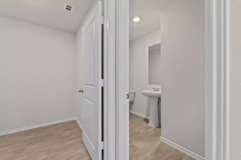 Entry Way - 110 Kendall Ln, Maxwell, TX 78656 photo 5 of 8