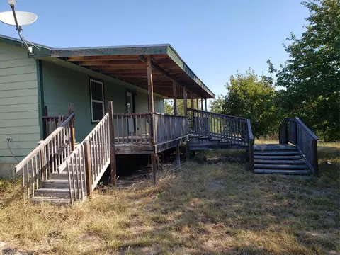 426 Cardinal Dr, Paige, TX 78659