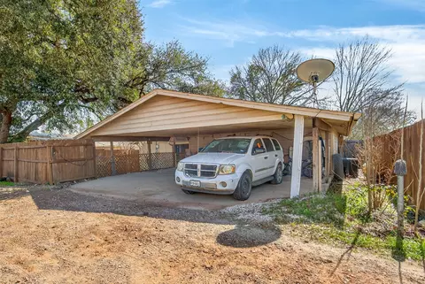 Exterior - 133 Hillcrest Dr, Luling, TX 78648 photo 10 of 11