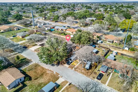 View/Area - 133 Hillcrest Dr, Luling, TX 78648 photo 2 of 6