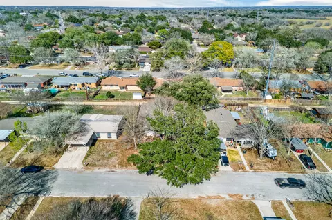 View/Area - 133 Hillcrest Dr, Luling, TX 78648 photo 1 of 6