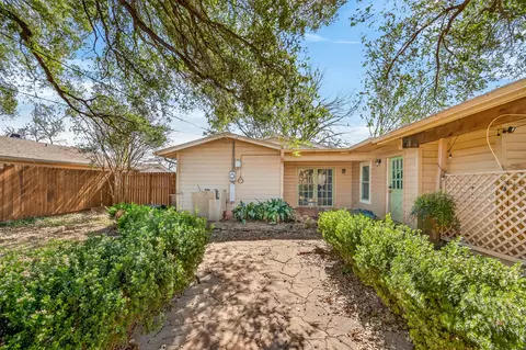 Exterior - 133 Hillcrest Dr, Luling, TX 78648 photo 7 of 11
