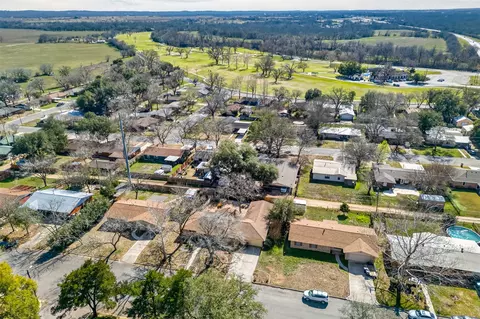 View/Area - 133 Hillcrest Dr, Luling, TX 78648 photo 4 of 6