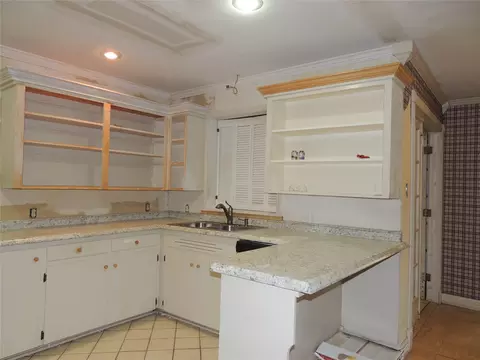 Kitchen - 133 Hillcrest Dr, Luling, TX 78648 photo 1 of 1