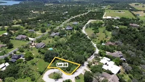 28 Hummingbird Way, Spicewood, TX 78669