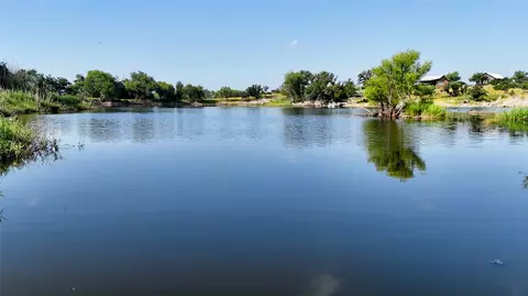 204 Lagitos Ln, Llano, TX 78643