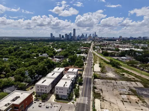 View/Area - 2709 E 5th St #1306, Austin, TX 78702 photo 1 of 6