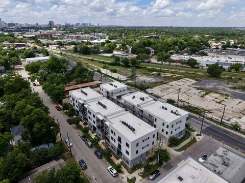 View/Area - 2709 E 5th St #1306, Austin, TX 78702 photo 4 of 6