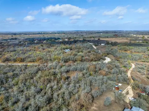 970 Bugtussle Ln, Luling, TX 78648 photo 9