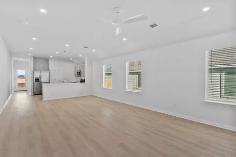129 Hatari Trl, Jarrell, TX 76537 photo 8